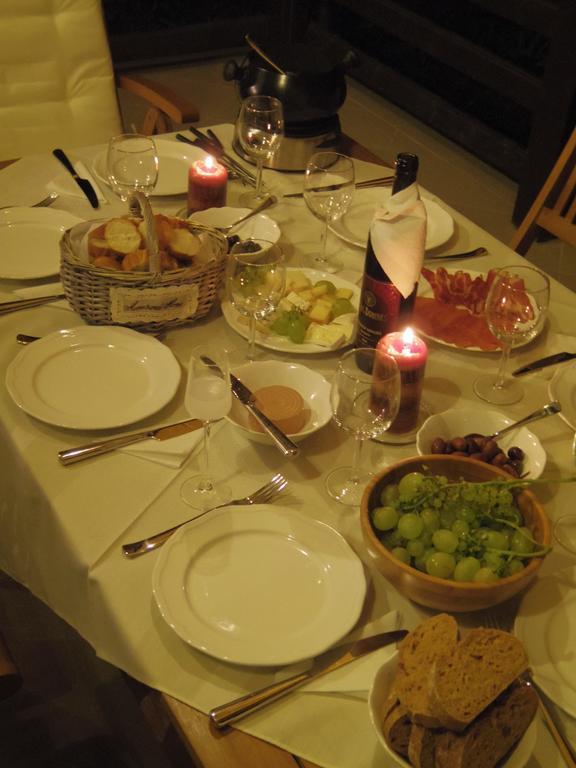 Casuta Cu Prieteni Cornu de Jos Room photo