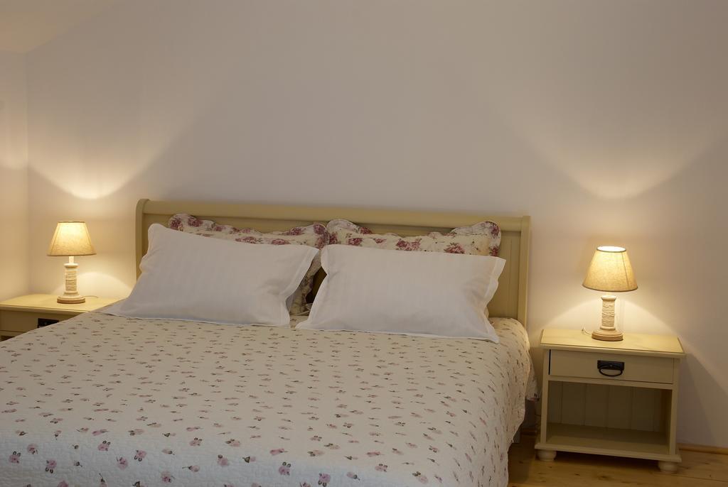 Casuta Cu Prieteni Cornu de Jos Room photo