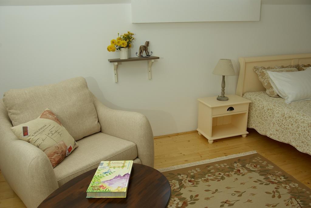 Casuta Cu Prieteni Cornu de Jos Room photo