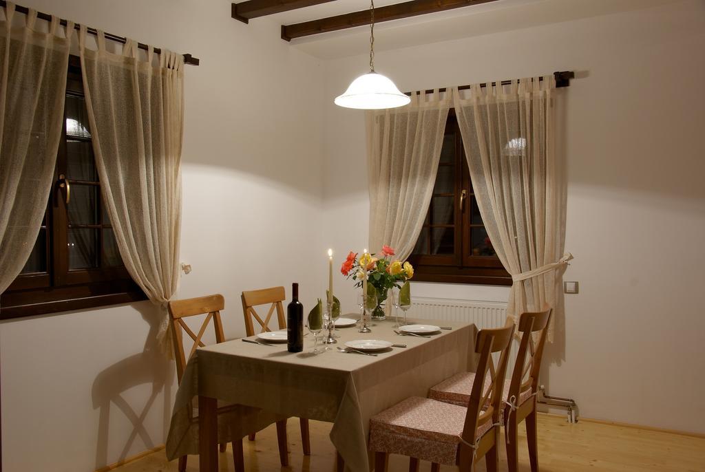 Casuta Cu Prieteni Cornu de Jos Room photo