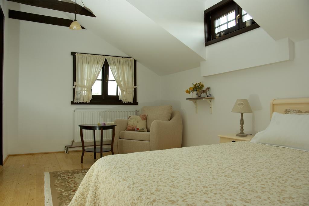 Casuta Cu Prieteni Cornu de Jos Room photo